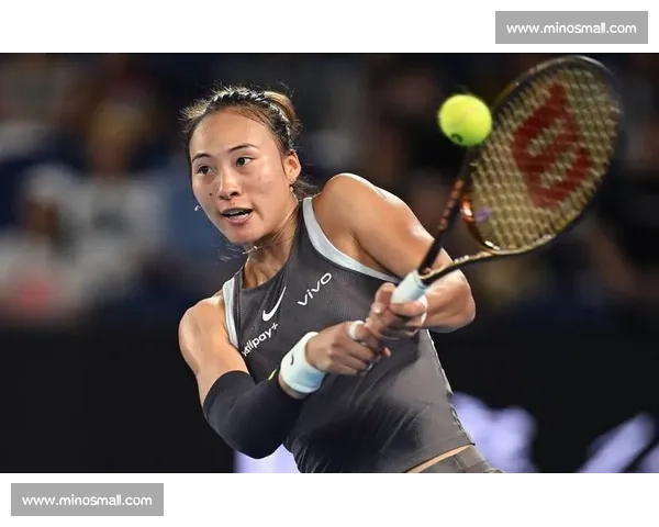 郑钦文首入温网夺冠前十却再遭一轮游！萨巴伦卡领跑热门榜，莱巴金娜成最大黑马